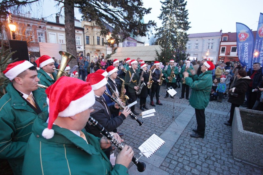 Brzesko. Jarmark bożonarodzeniowy z wieloma atrakcjami wzbudził ogromne zainteresowanie [ZDJĘCIA]