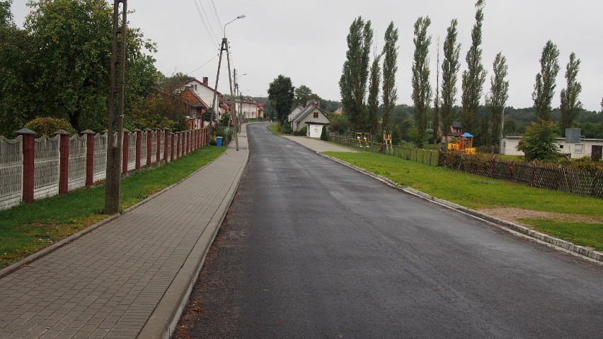Garczyn - nowy chodnik i droga po modernizacji