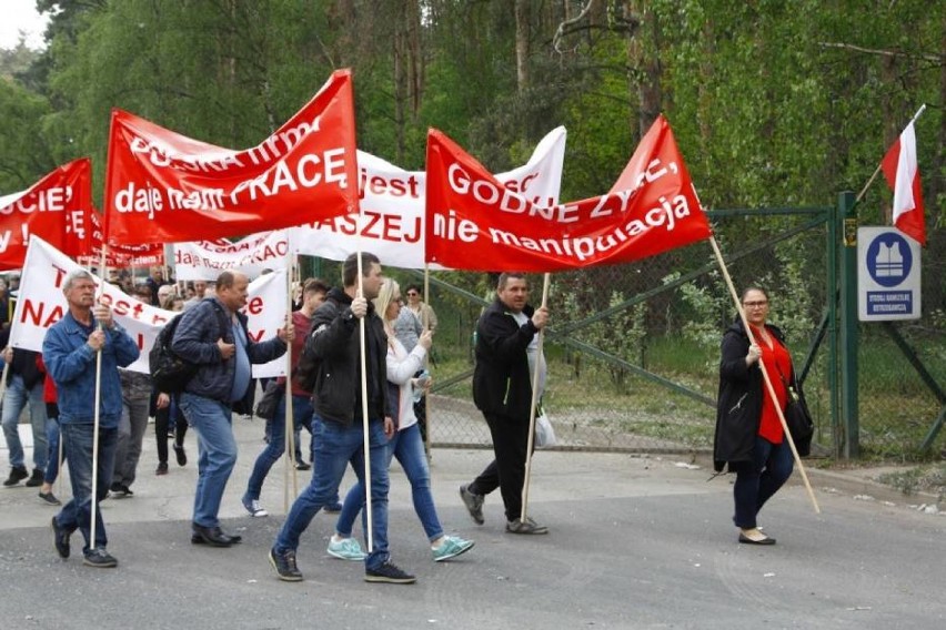 Wielkie nerwy w Rudnej Wielkiej koło Wąsosza. Na miejscu pojawiła się Elżbieta Jaworowicz ze „Sprawy dla reportera” [ZDJĘCIA]