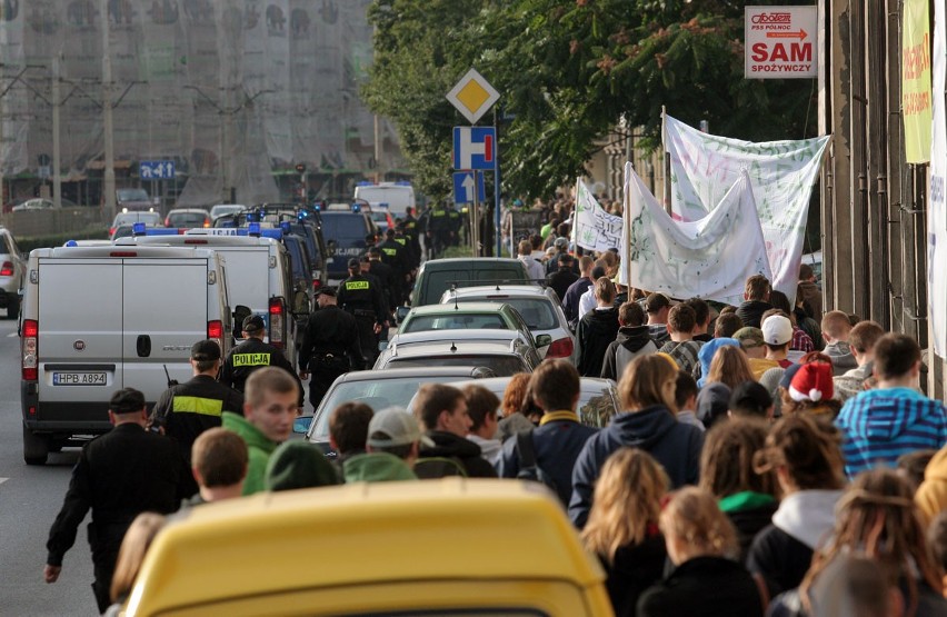 Marsz Wyzwolenia Konopi przemierzał ulice Wrocławia (ZDJĘCIA)