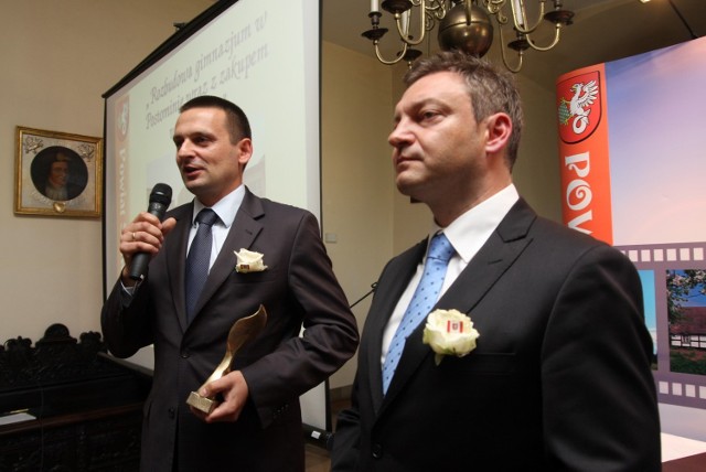Od lewej: Janusz Bojkowski, wójt gm. Postomino i Wojciech Wiśniowski, starosta sławieński