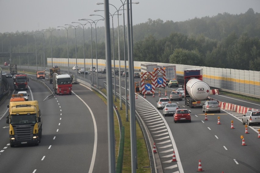 Do dwóch zdarzeń drogowych doszło dziś rano na A1 w Lubiczu...