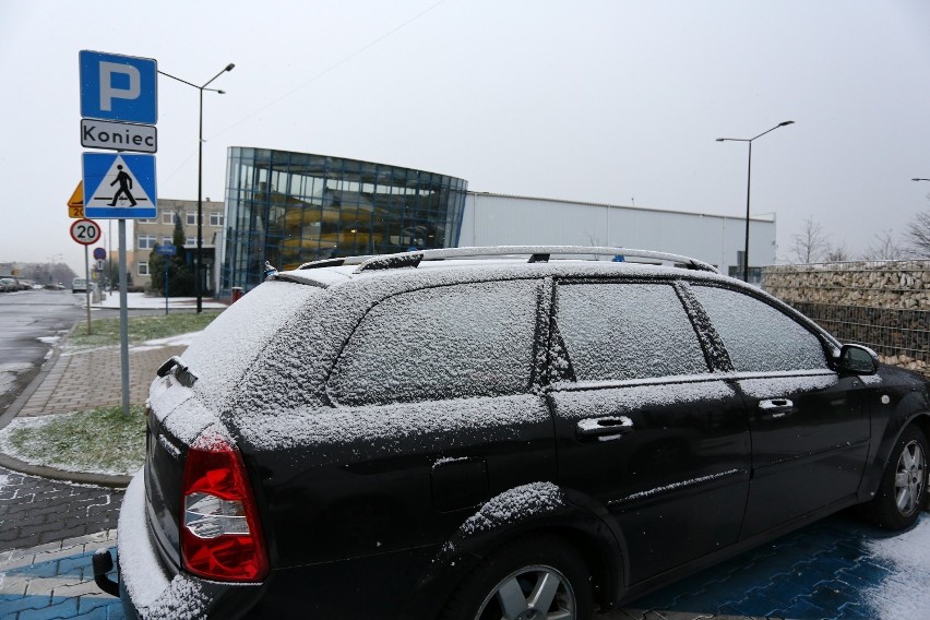 Pierwszy śnieg tej jesieni spadł w Piotrkowie i powiecie...