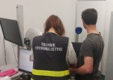 Gmina Grabów: Policjanci zlikwidowali nielegalną fabrykę tytoniu. Kontrabandę oszacowano na ponad 2,4 mln zł ZDJĘCIA