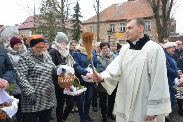 Święcenie potraw w parafii pw. NMP Wniebowziętej w Zbąszyniu - 8 kwietnia 2023