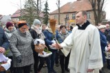 Święcenie potraw w parafii pw. NMP Wniebowziętej w Zbąszyniu - 8 kwietnia 2023 [Zdjęcia]