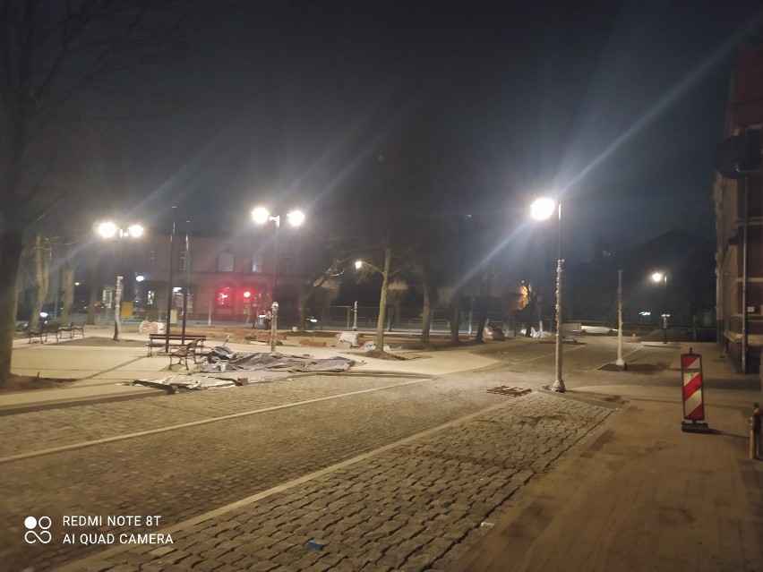 Tak wygląda plac Kopernika wieczorem. Efekty przebudowy placu są już widoczne 