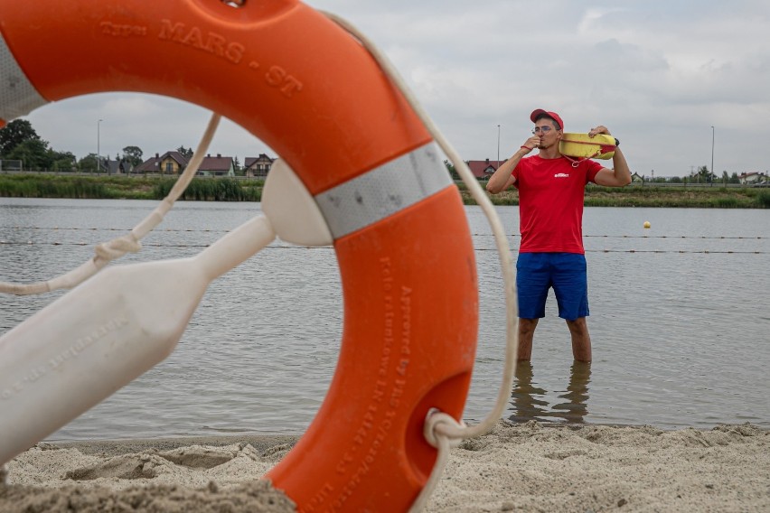 Słoneczny patrol z krakowskich plaż - to oni pilnują naszego bezpieczeństwa nad wodą [ZDJĘCIA]