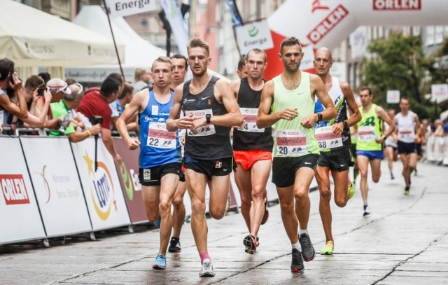 Na zdjęciu: biegacze w Gdańsku