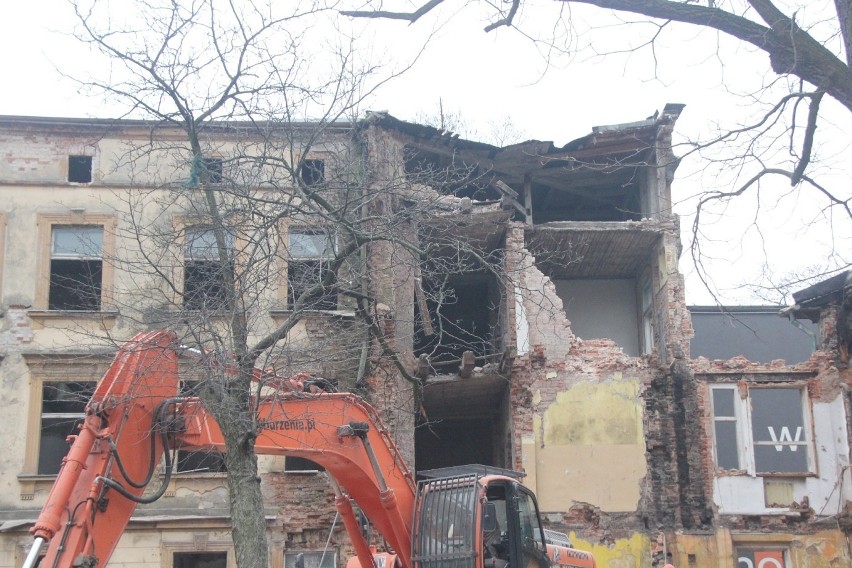 KRÓTKO: Wasko kontynuuje rozbiórkę obiektów wokół swojej siedziby przy ul. Berbeckiego