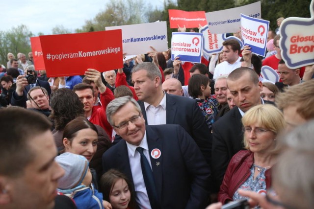 Bronisław Komorowski podczas kampanii wyborczej w Sosnowcu