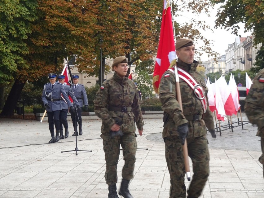 Pod pomnikiem Armii Krajowej w Kielcach przypomniano o Polskim Państwie Podziemnym. Zobacz zdjęcia