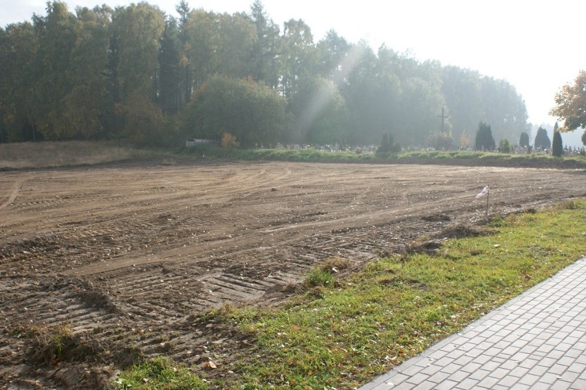 Cewice. Skończono budowę cmentarza komunalnego