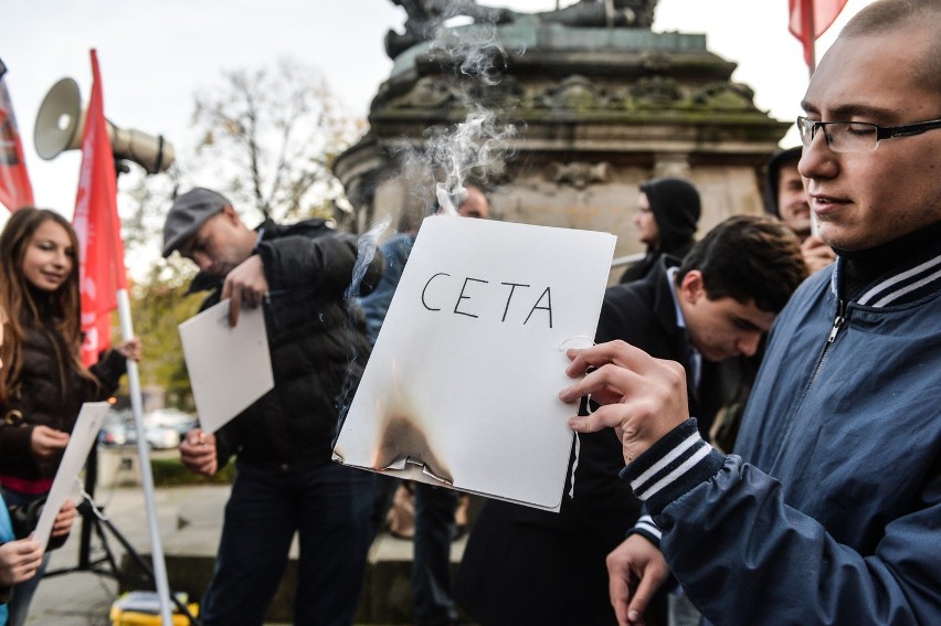 Pikieta przeciwko umowie CETA w Gdańsku