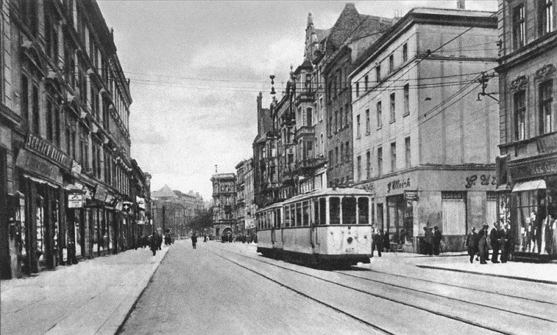 Ulica 3 Maja w Katowicach w 1933  

- Powstawały przy niej...