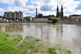 Stan pogotowia przeciwpowodziowego w Opolu. Wody w Odrze przybywa