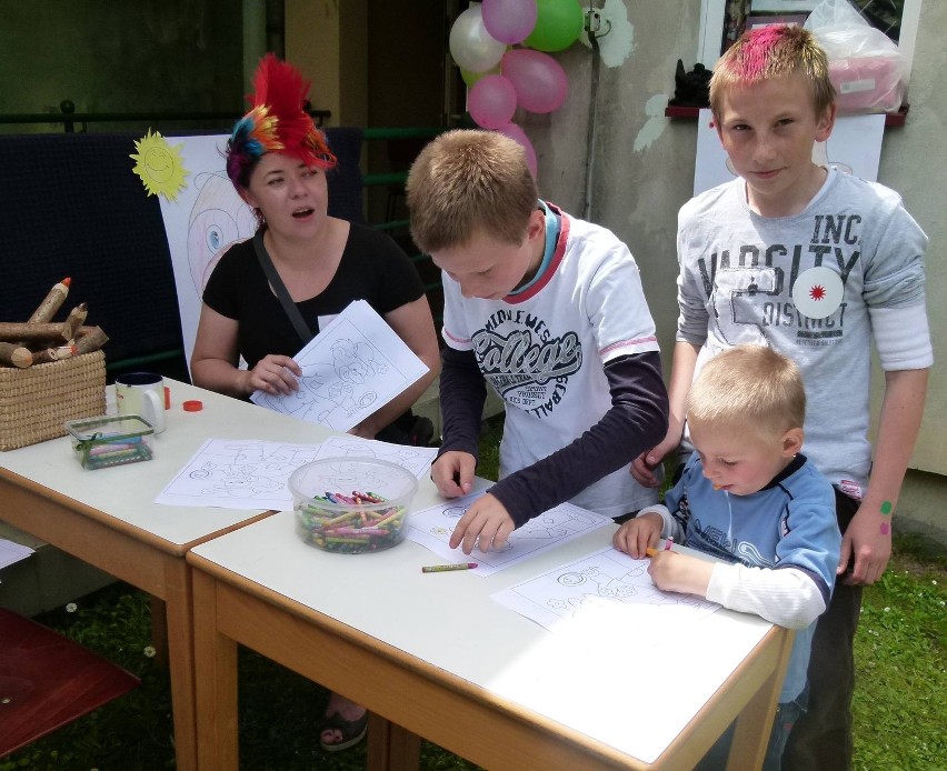 Piknik Integracyjny w SOSW w Piotrkowie 2013. Bawiło się ok. 300 dzieci