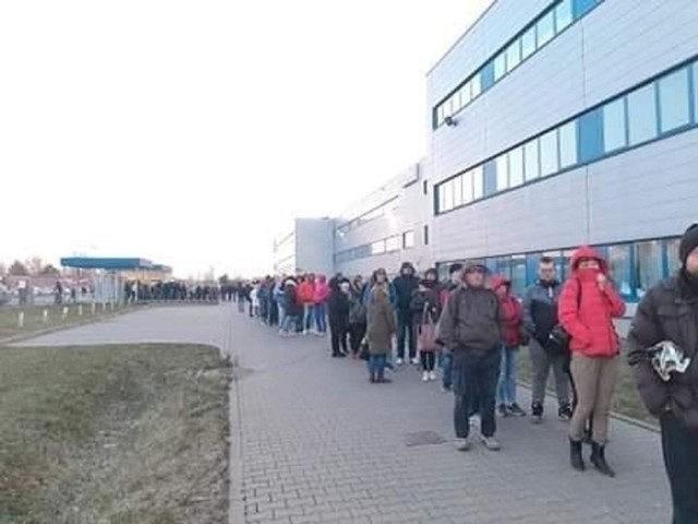 W TPV w Gorzowie pracuje 1,7 tys. osób. Fabryka produkuje telewizory marki Philips.