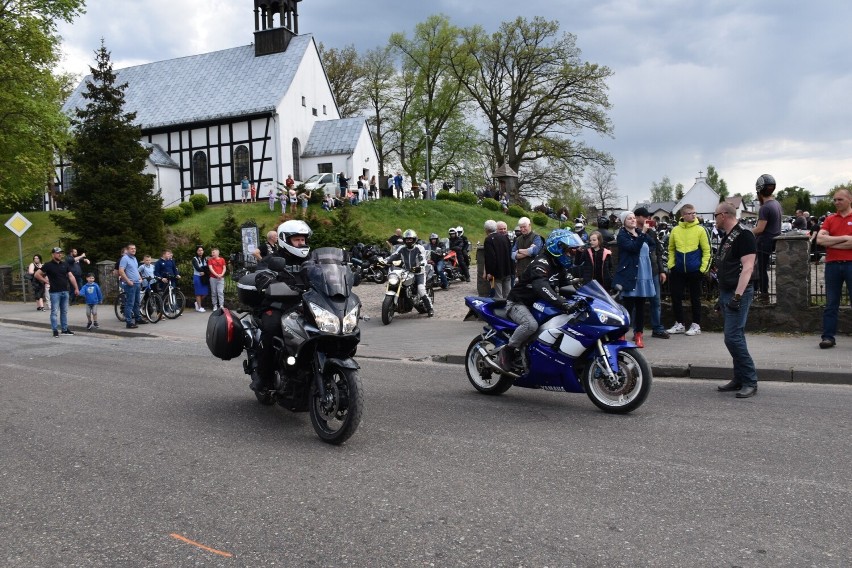 Być może blisko tysiąc motocyklistów zjechało do Kołczygłów...