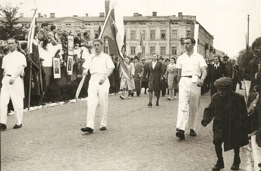 Pochód na pl. Kościuszki 1 maja 1949 r.
