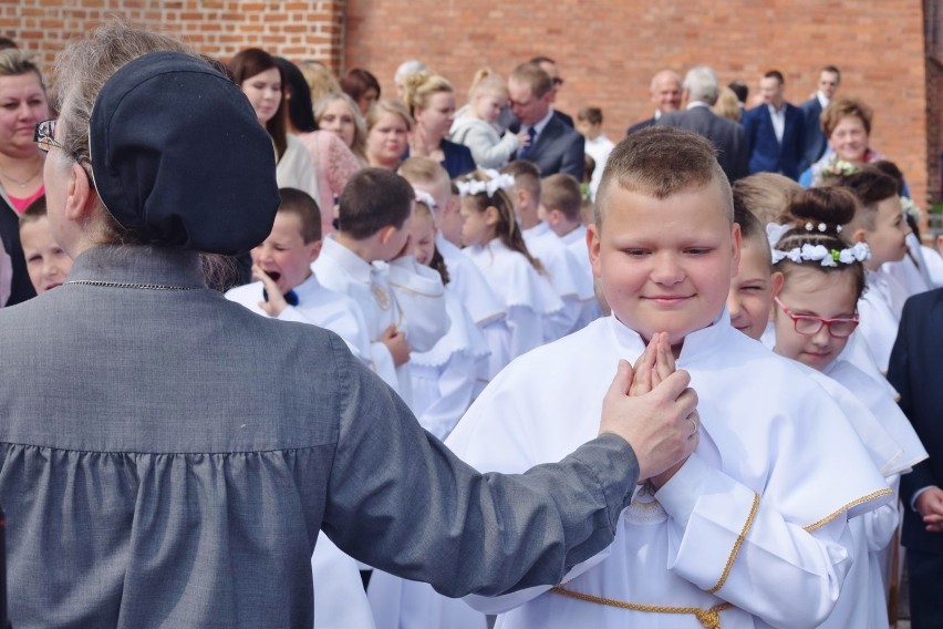 Pierwsza Komunia Święta w parafii Wszystkich Świętych w Sieradzu 2019 (zdjęcia)