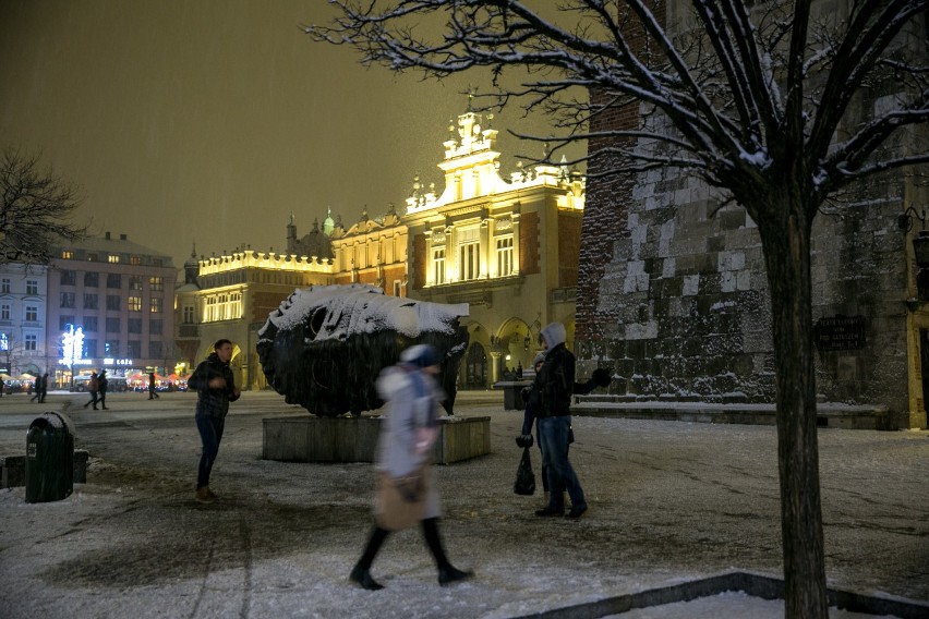 Kraków jak z bajki. Zobacz zimowe zdjęcia miasta [GALERIA]