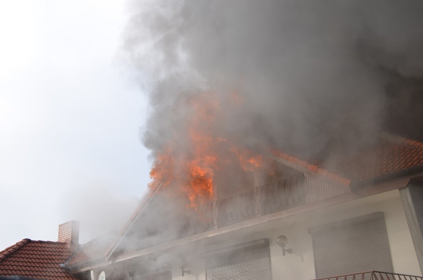 Urbanice: 9 jednostek straży gasiło pożar