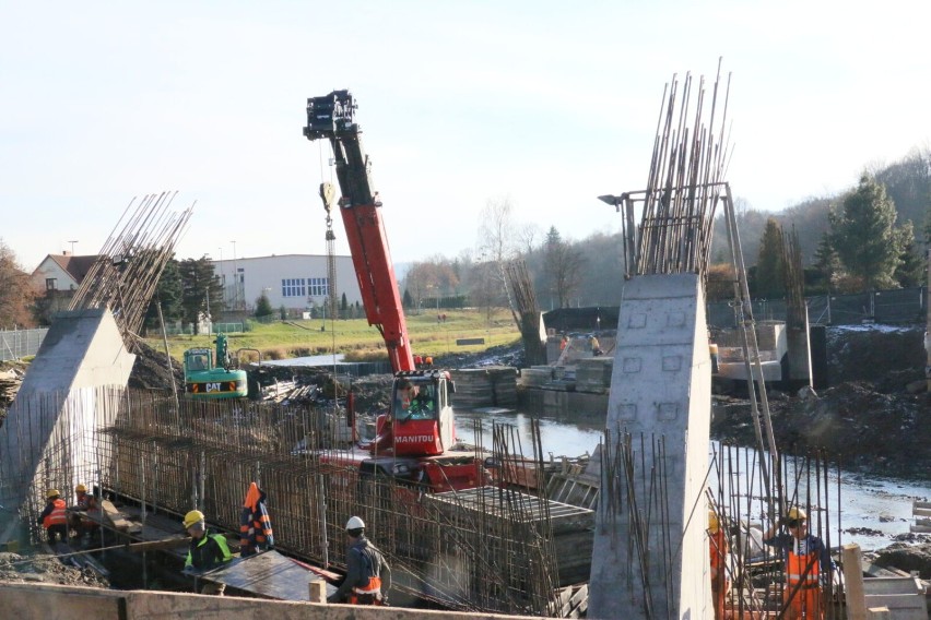 Budowa mostu przy ul. Lipowej w Limanowej idzie zgodnie z...