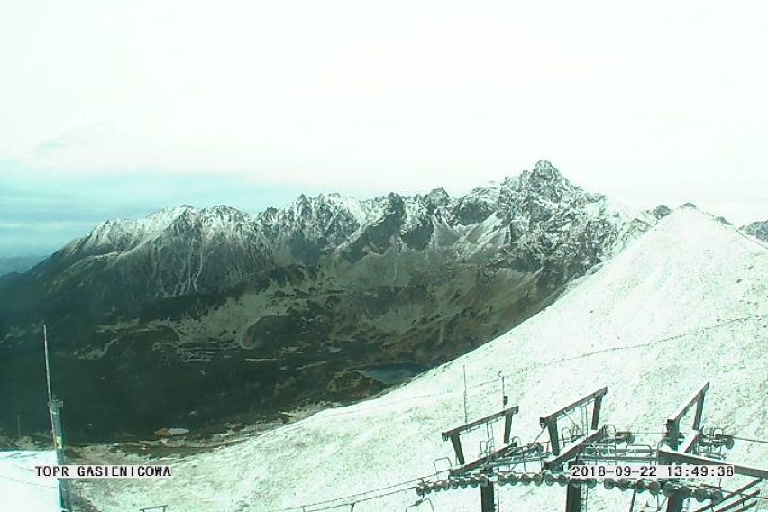Koniec lata! W Tatrach spadł śnieg [ZDJĘCIA]           