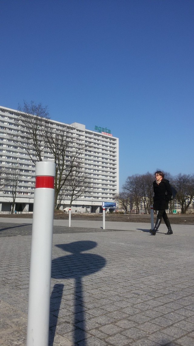 Teren po wyburzonym pałacu ślubów zostanie przeznaczony na parkingi