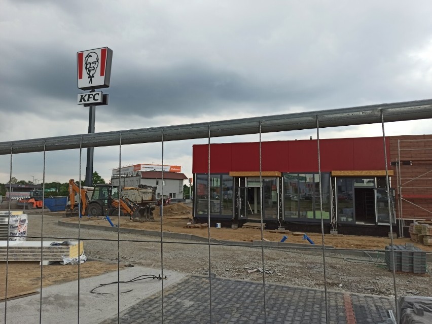 Nowy lokal sieci KFC powstaje przy galerii Ferio Konin