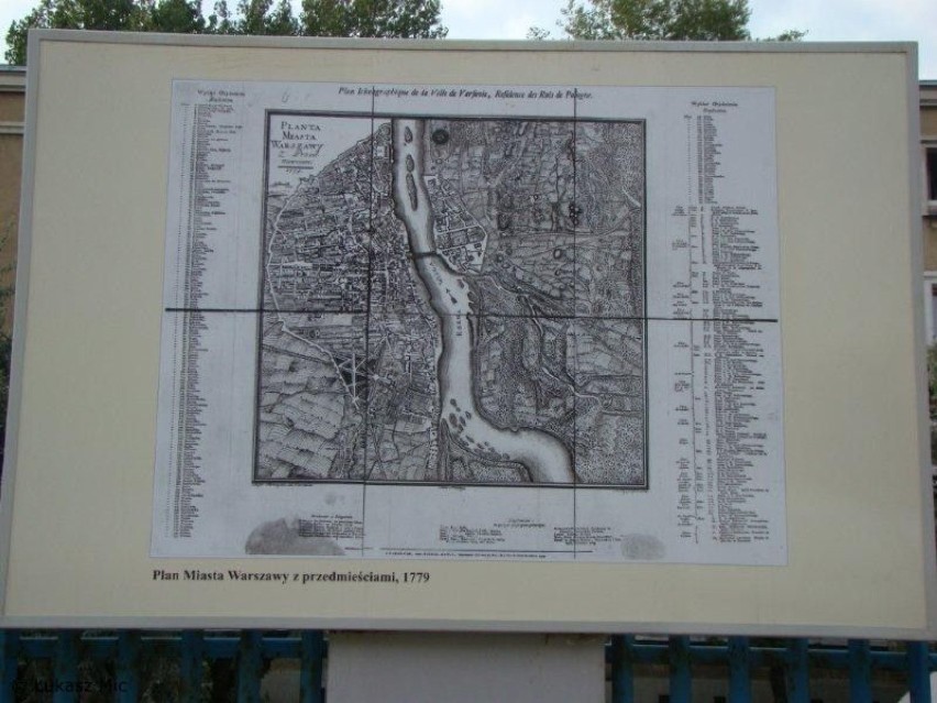 Wystawę otwiera plan miasta z 1779 r., który pokazuje...