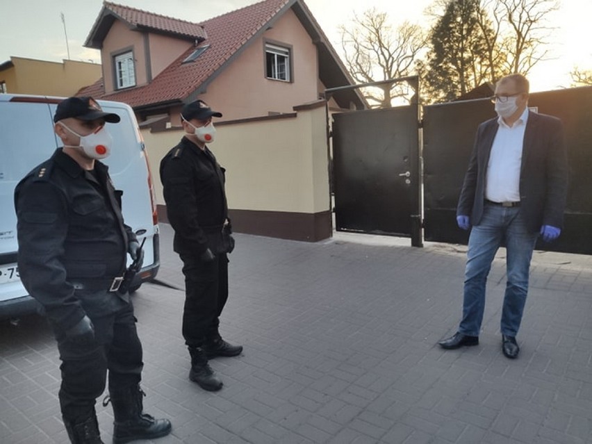 Pleszewscy strażacy ruszyli na pomoc personelowi i mieszkańcom Domu Pomocy Społecznej w Pleszewie