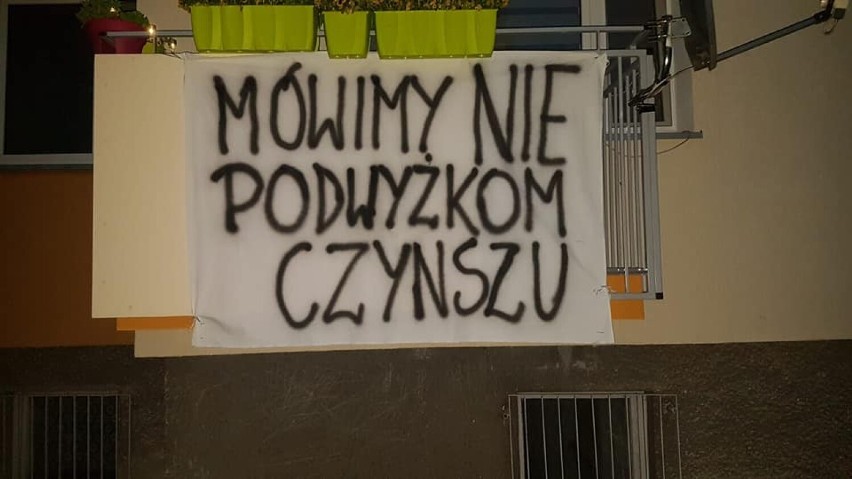 Baner na balkonie u mieszkanki Opalenicy