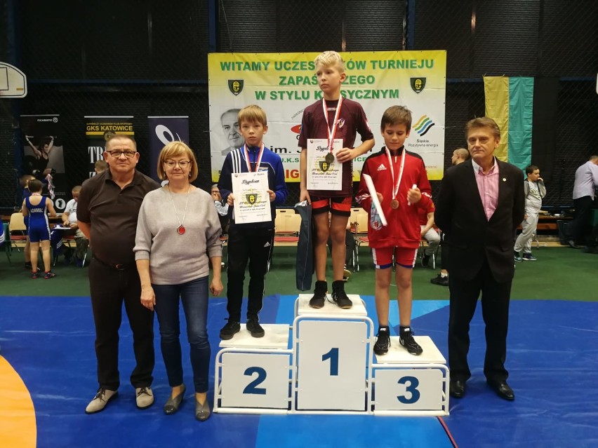 Pięć medali zapaśników ZKS Radomsko w Katowicach [ZDJĘCIA]