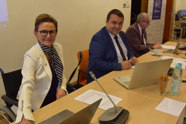 Joanna Jarosławska jest nową przewodniczącą Rady Miasta Zduńska Wola. Zastąpiła Jakuba Trenknera, który zrezygnował z tej funkcji