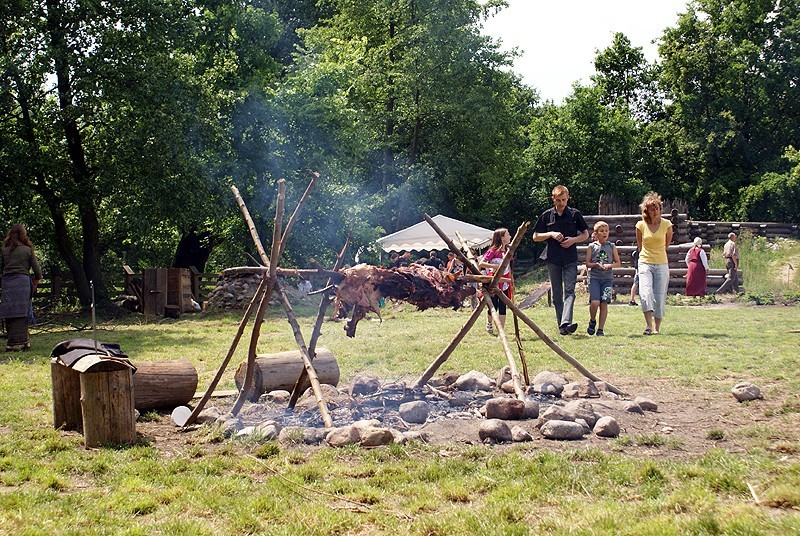 Kalisz - Odbył się jarmark archeologiczny na Zawodziu. Zobacz zdjęcia