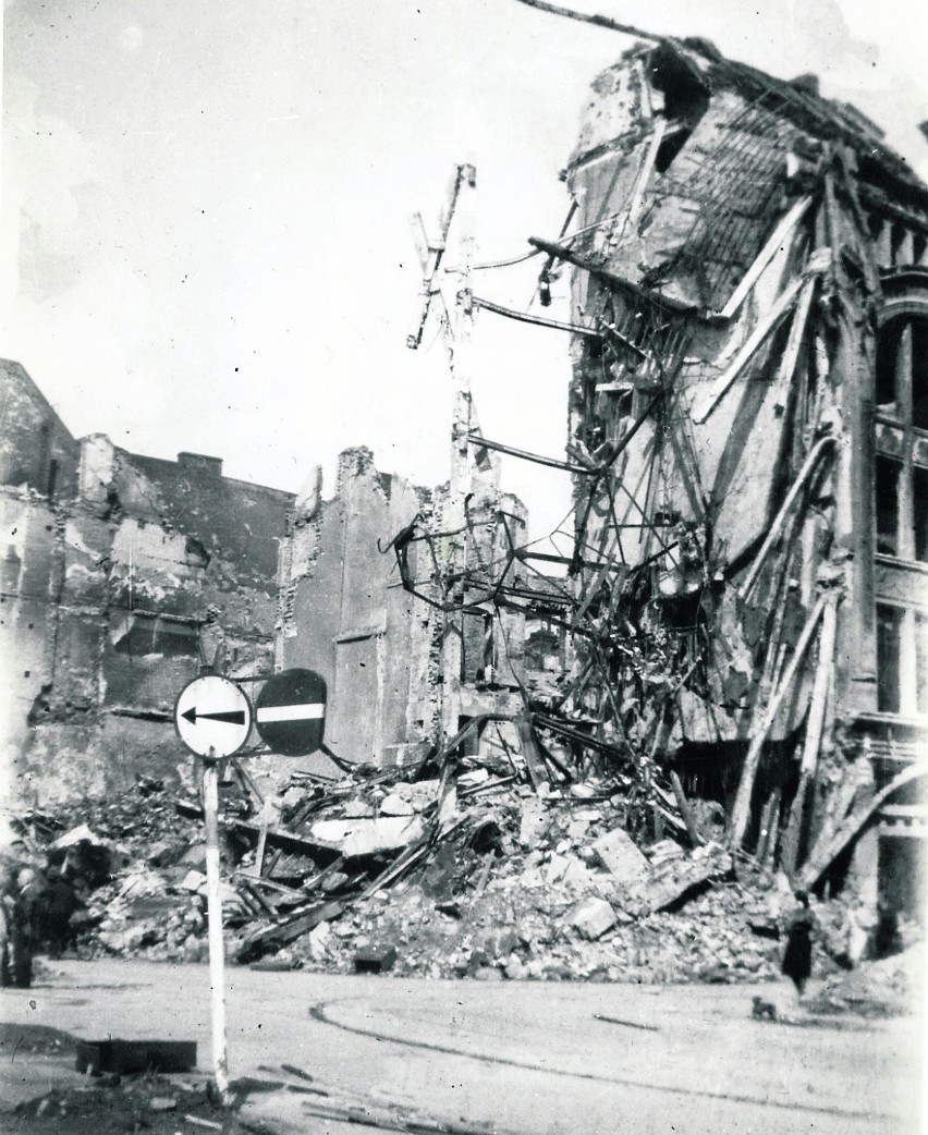 Zniszczony Rynek, rok 1945