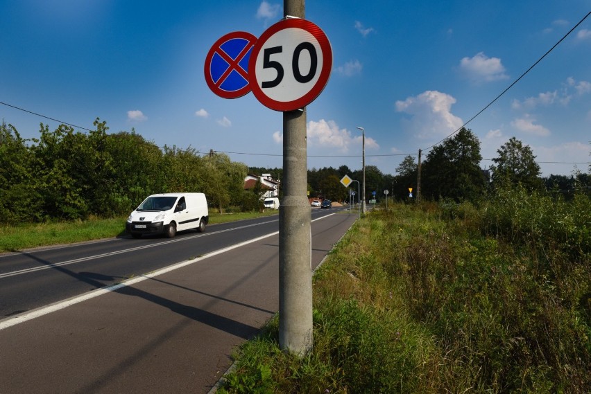 Druga zmiana to ograniczenie prędkości w miastach do 50 km/h...