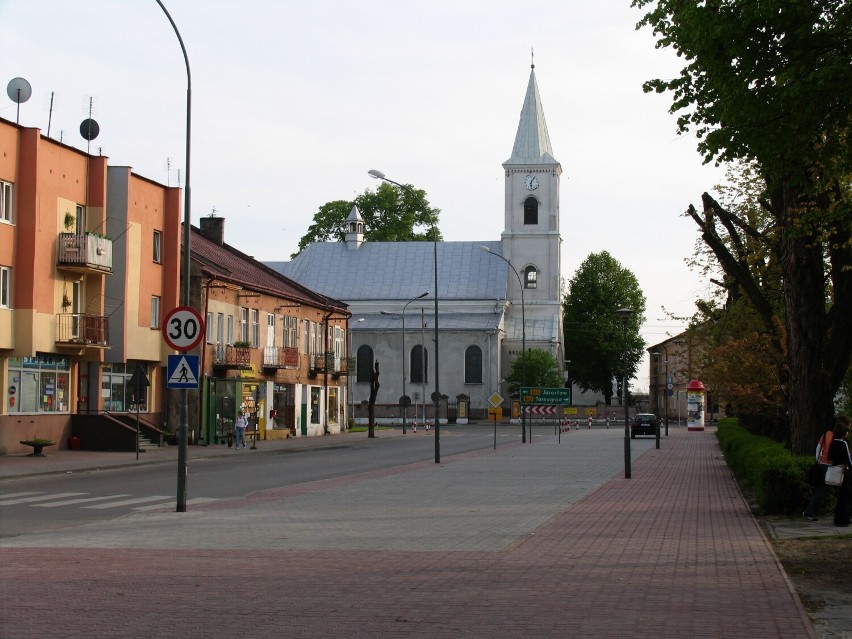 W Cieszanowie zamieszkiwało 958 mieszkańców (obecnie mieszka...