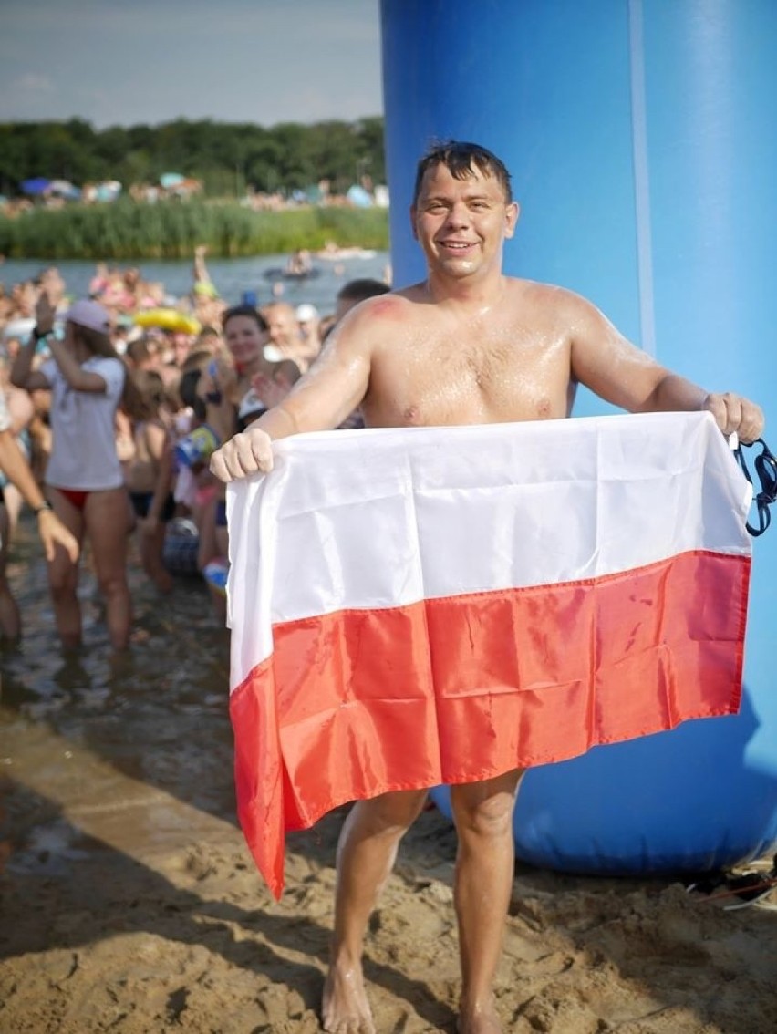 Rekord Guinnessa pod Wrocławiem. Pływał 48 godzin bez przerwy!