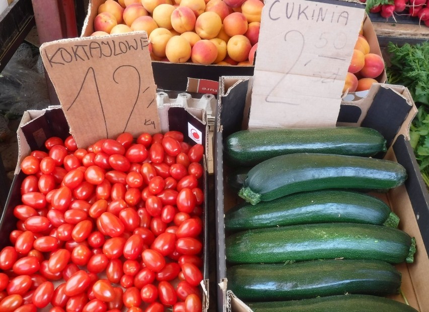 Sobotnie zakupy na targowisku Korej w Radomiu. Zobacz ceny warzyw i owoców - zdjęcia