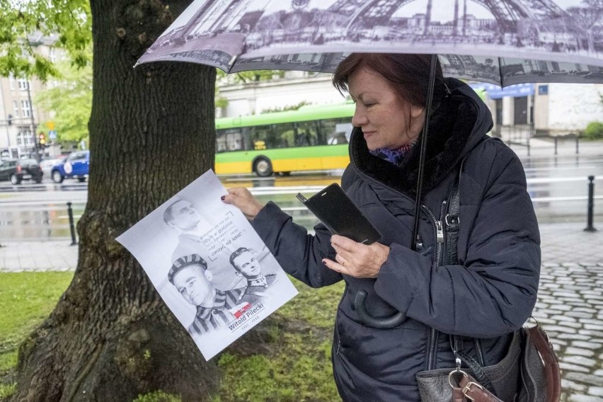 W niedzielę ulicami Poznania przeszło około 50 osób, aby...