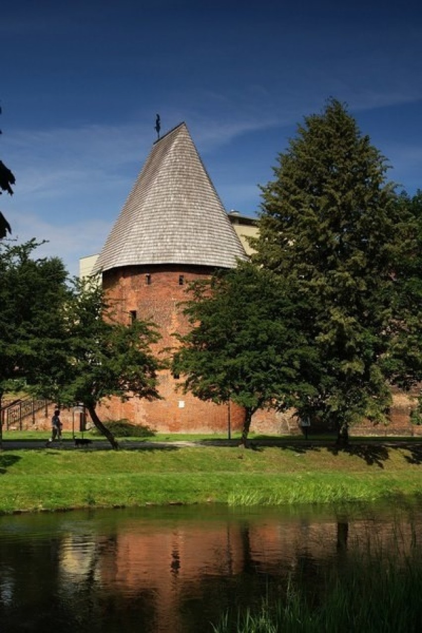 Na zdjęciach: Baszta Czarownic i inne obiekty średniowieczne...