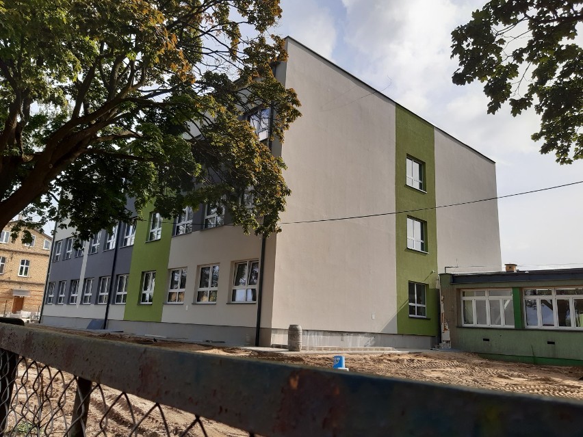 Kończą się prace przy rozbudowie Szkoły Podstawowej nr 4 w Suwałkach [Zdjęcia]