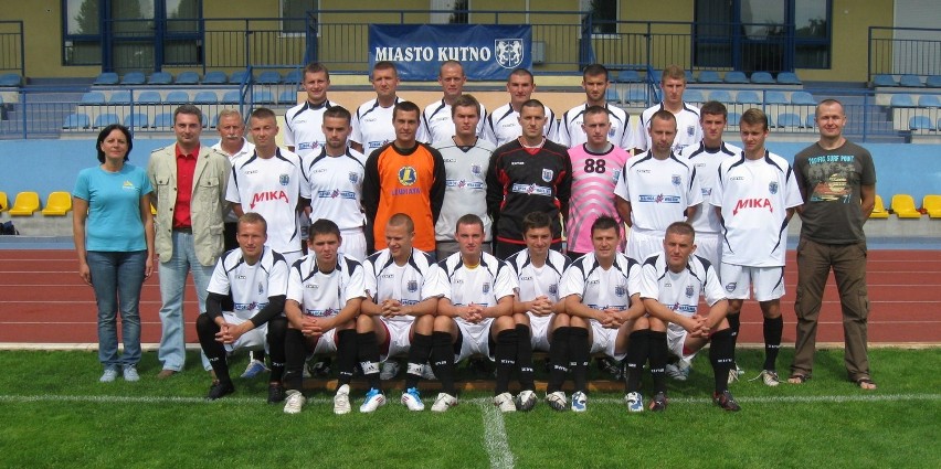 Podpisali kontrakty z MKS Kutno, poznaliśmy skład na nowy sezon 2011/2012 [FOTO]