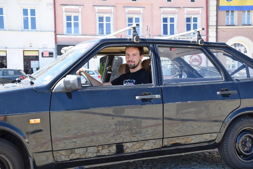 Dla Adama Dyjaczenki i Michała Perskiego (na zdjęciu)  jest to już trzeci udział w Złombolu, Dorota Mazur i Przemysław Zwoliński to debiutanci.