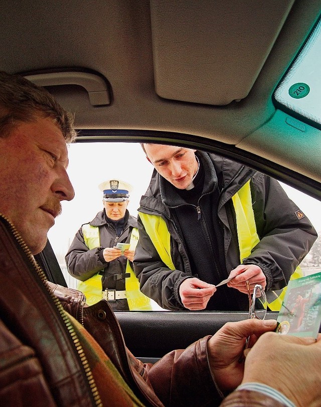 Kierowcy uwagi kapłana przyjmowali z powagą i obiecywali poprawę