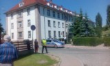 Blisko 100 osób ewakuowano z Urzędu Skarbowego w Świdnicy. Po informacji o bombie