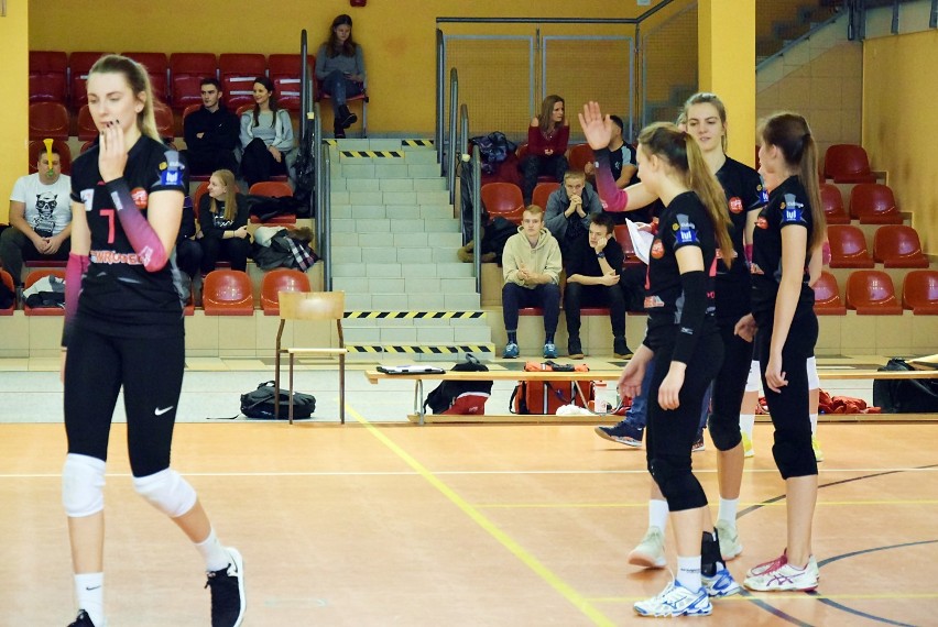 Siatkówka: Dwa zespoły SPS Volley Piła awansowały do Finału Wielkopolski Juniorek! Zobaczcie zdjęcia z pilskiego turnieju